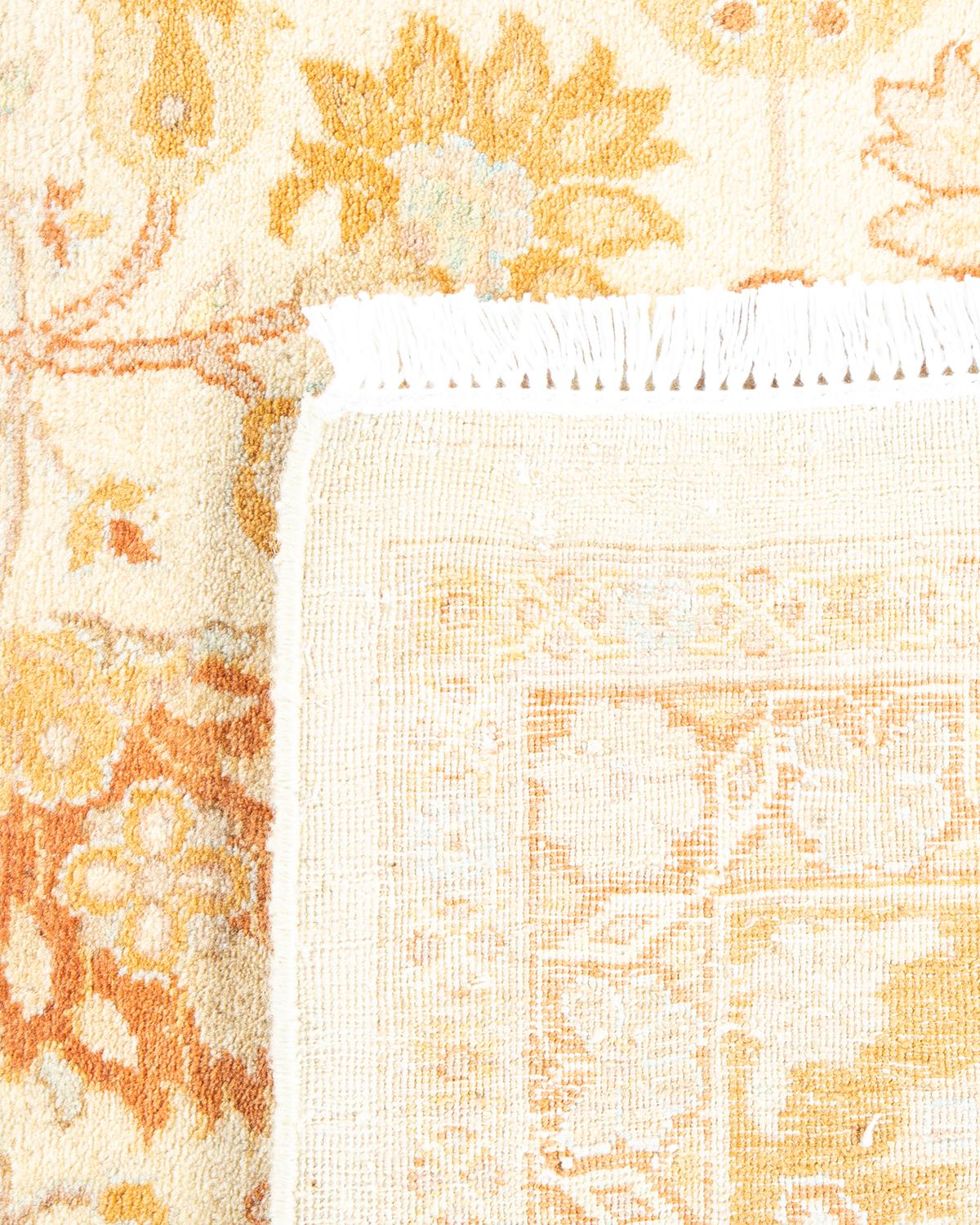 Noué à la main Tapis traditionnel ivoire Mogul unique en son genre fabriqué à la main en vente