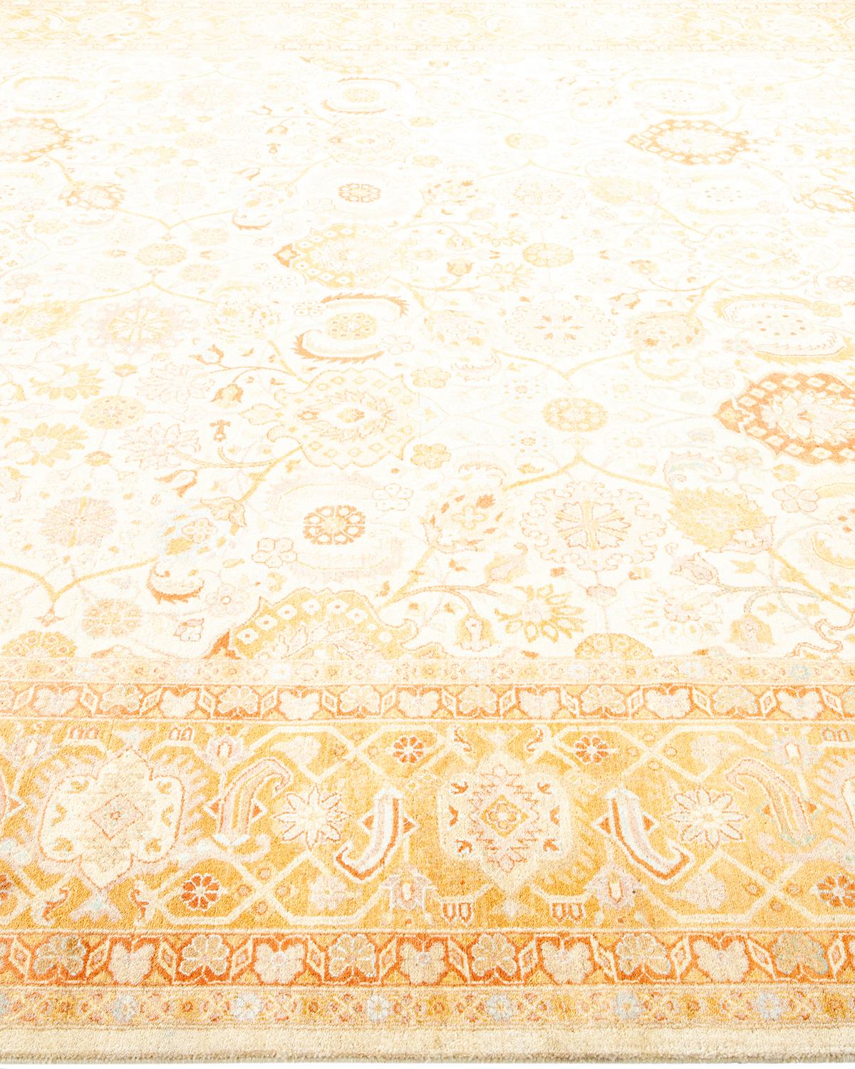 Tapis traditionnel ivoire Mogul unique en son genre fabriqué à la main Neuf - En vente à Norwalk, CT