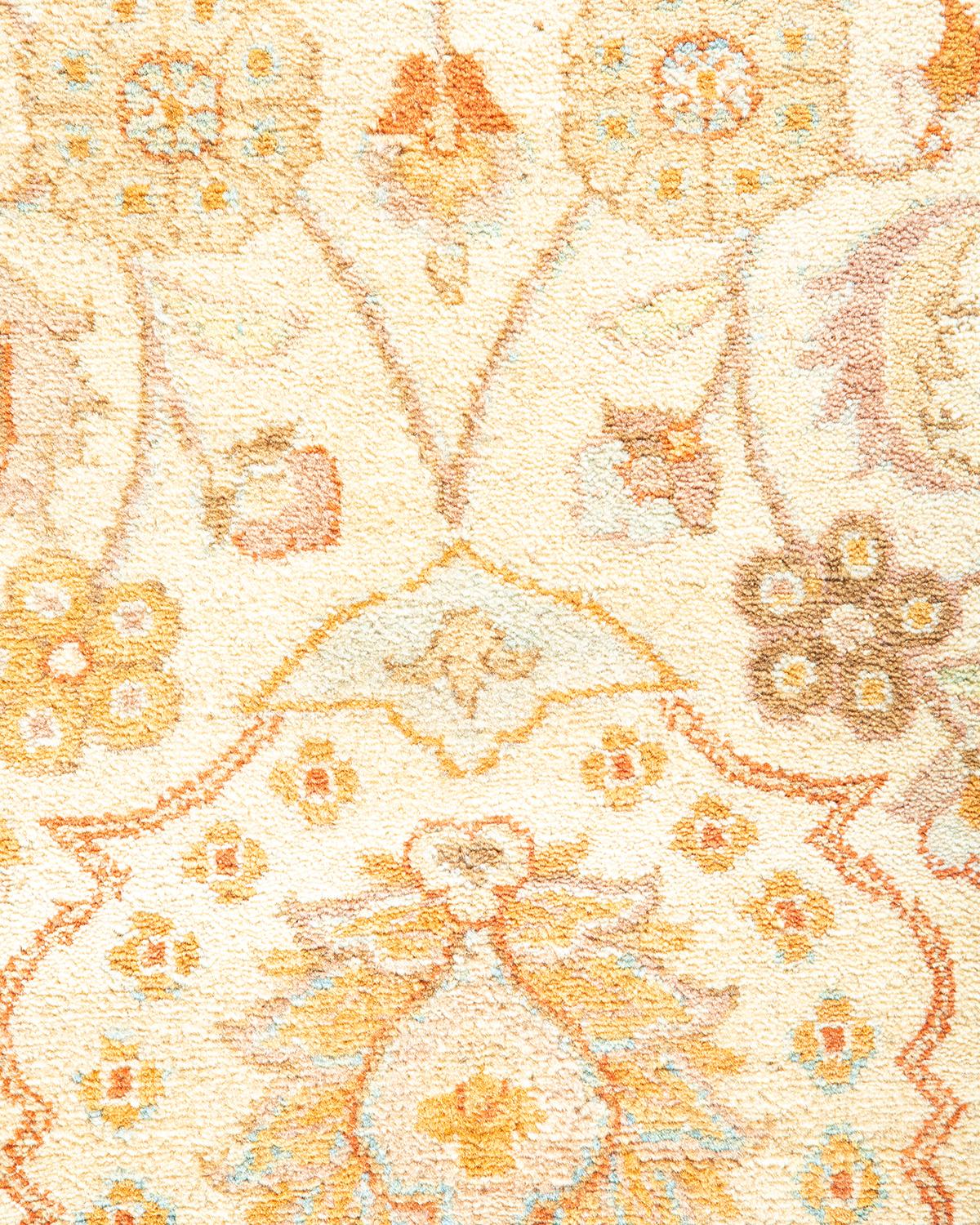 XXIe siècle et contemporain Tapis traditionnel ivoire Mogul unique en son genre fabriqué à la main en vente