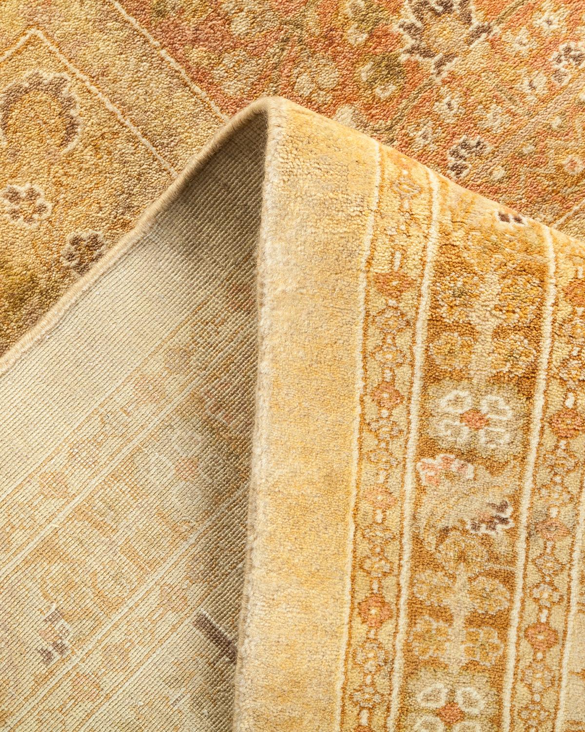 Einzigartiger handgefertigter traditioneller elfenbeinfarbener Mogul-Teppich (Pakistanisch) im Angebot