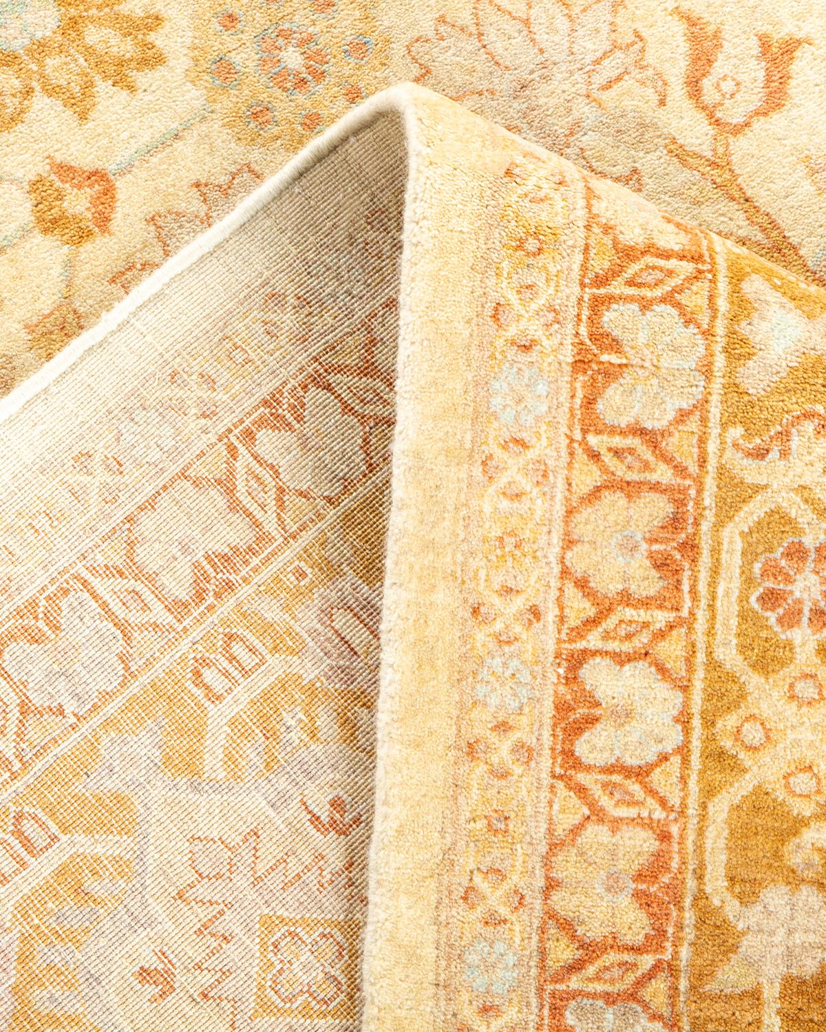 Pakistanais Tapis traditionnel ivoire Mogul unique en son genre fabriqué à la main en vente