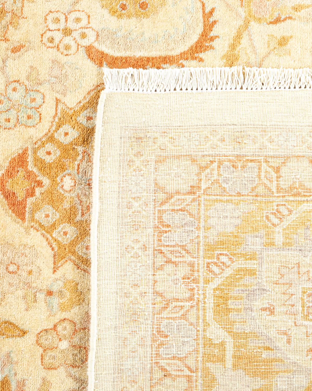 Noué à la main Tapis traditionnel ivoire Mogul unique en son genre fabriqué à la main en vente