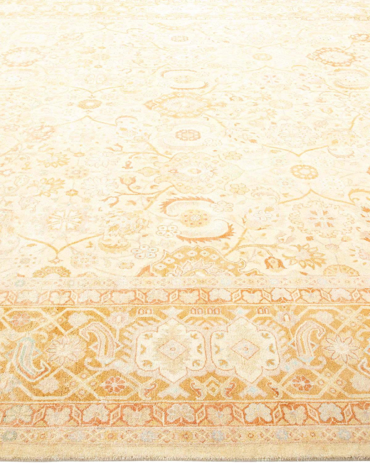 Tapis traditionnel ivoire Mogul unique en son genre fabriqué à la main Neuf - En vente à Norwalk, CT