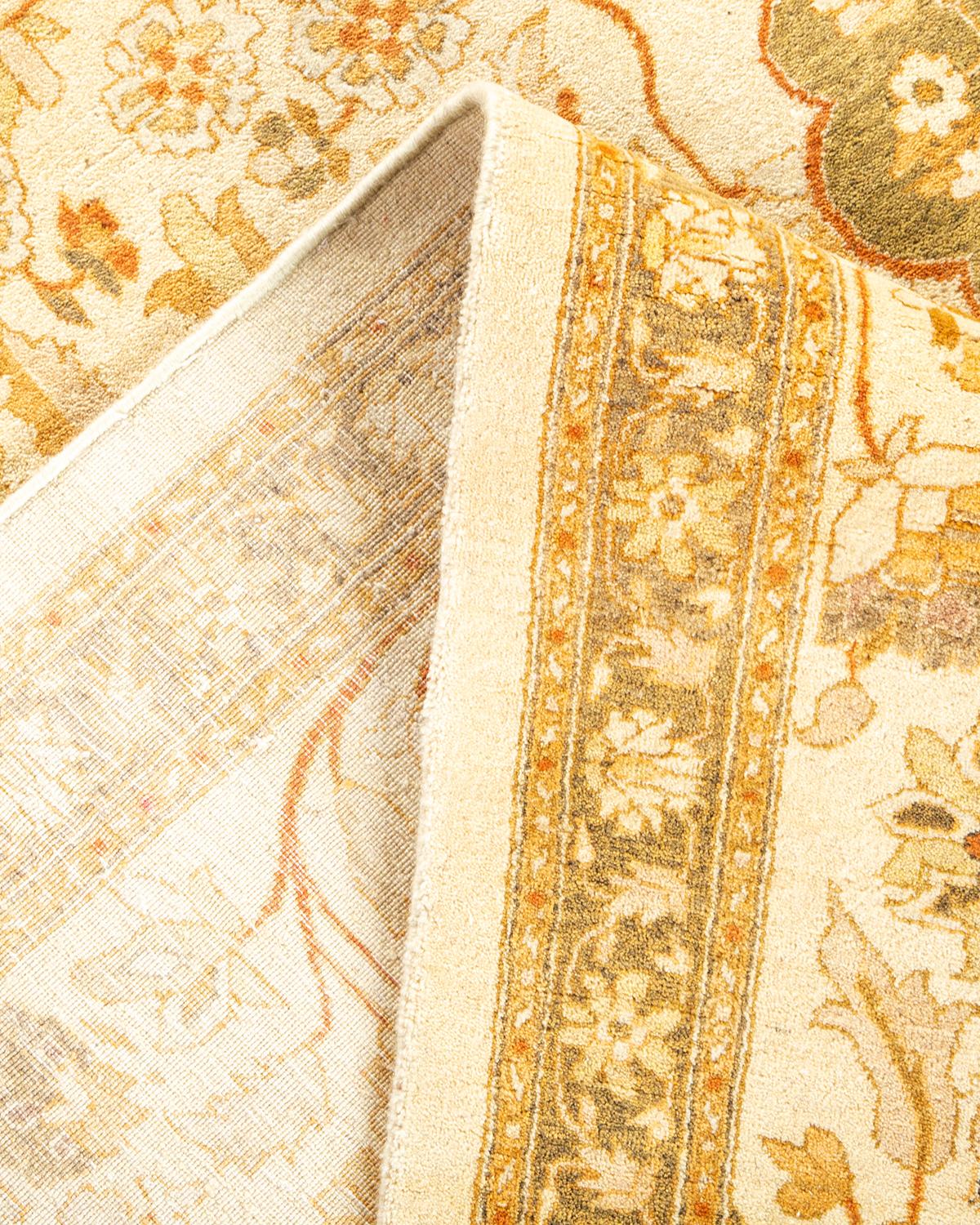 Pakistano Tappeto tradizionale Mogul Ivory, unico nel suo genere, realizzato a mano in vendita