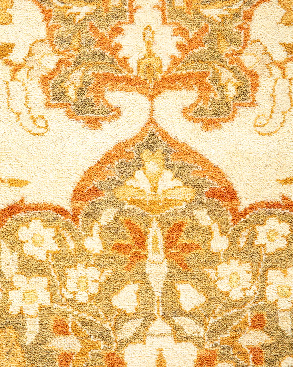 XXI secolo e contemporaneo Tappeto tradizionale Mogul Ivory, unico nel suo genere, realizzato a mano in vendita