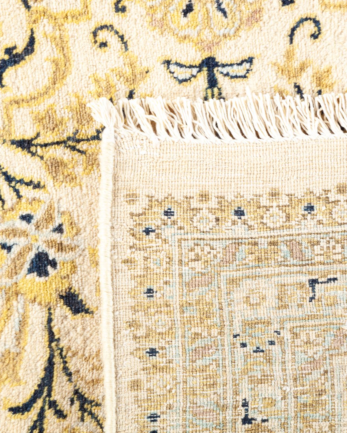 Noué à la main Tapis traditionnel ivoire Mogul unique en son genre fabriqué à la main en vente