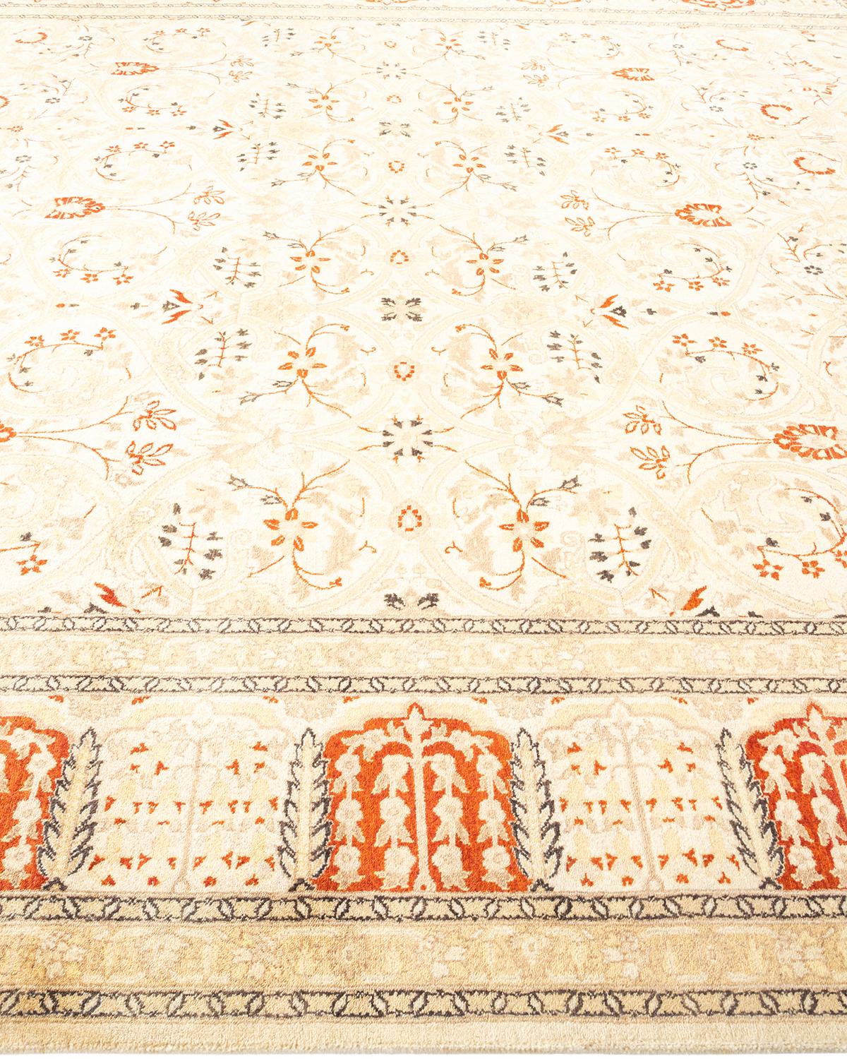 Tapis traditionnel ivoire Mogul unique en son genre fabriqué à la main Neuf - En vente à Norwalk, CT