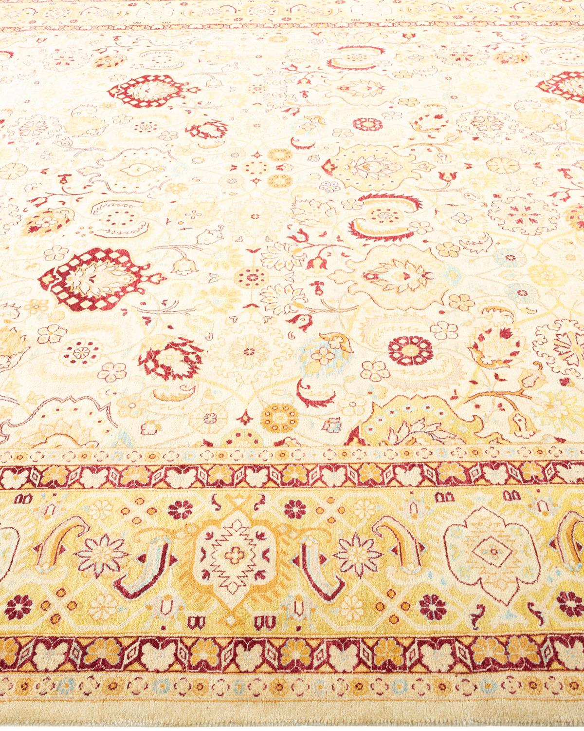 Tapis traditionnel ivoire Mogul unique en son genre fabriqué à la main Neuf - En vente à Norwalk, CT