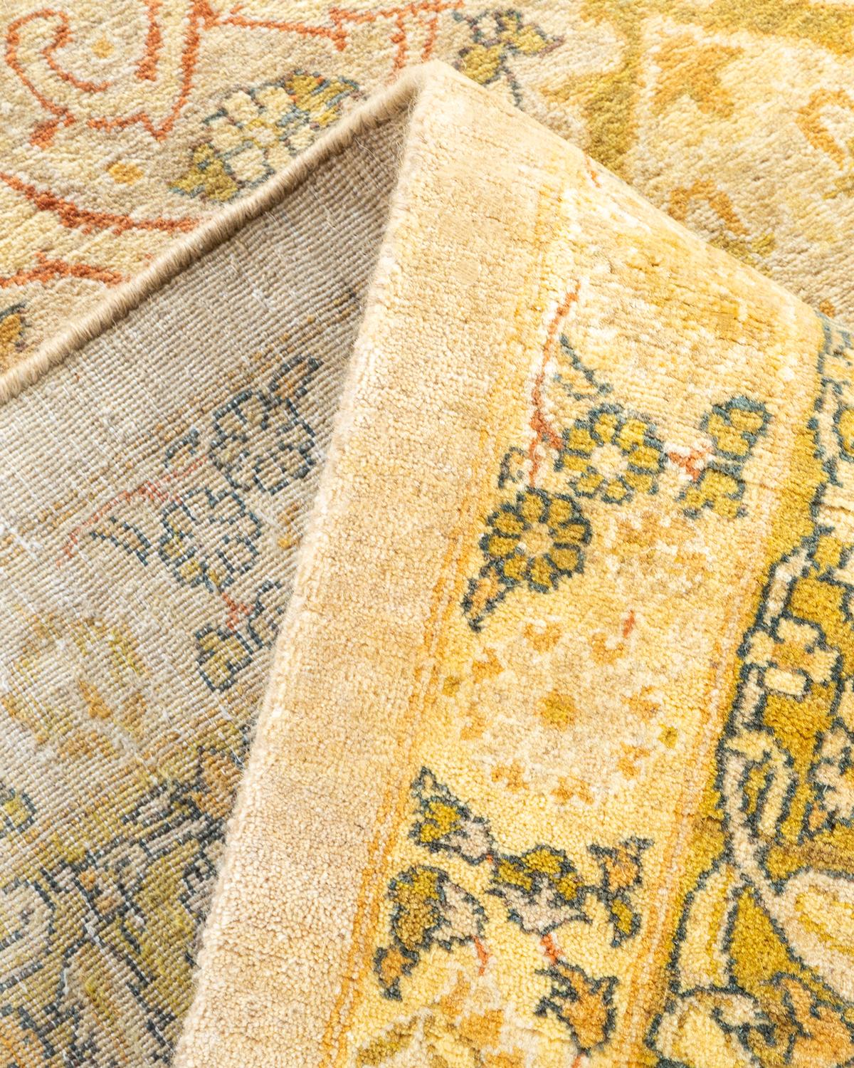 Pakistanais Tapis traditionnel ivoire Mogul unique en son genre fabriqué à la main en vente
