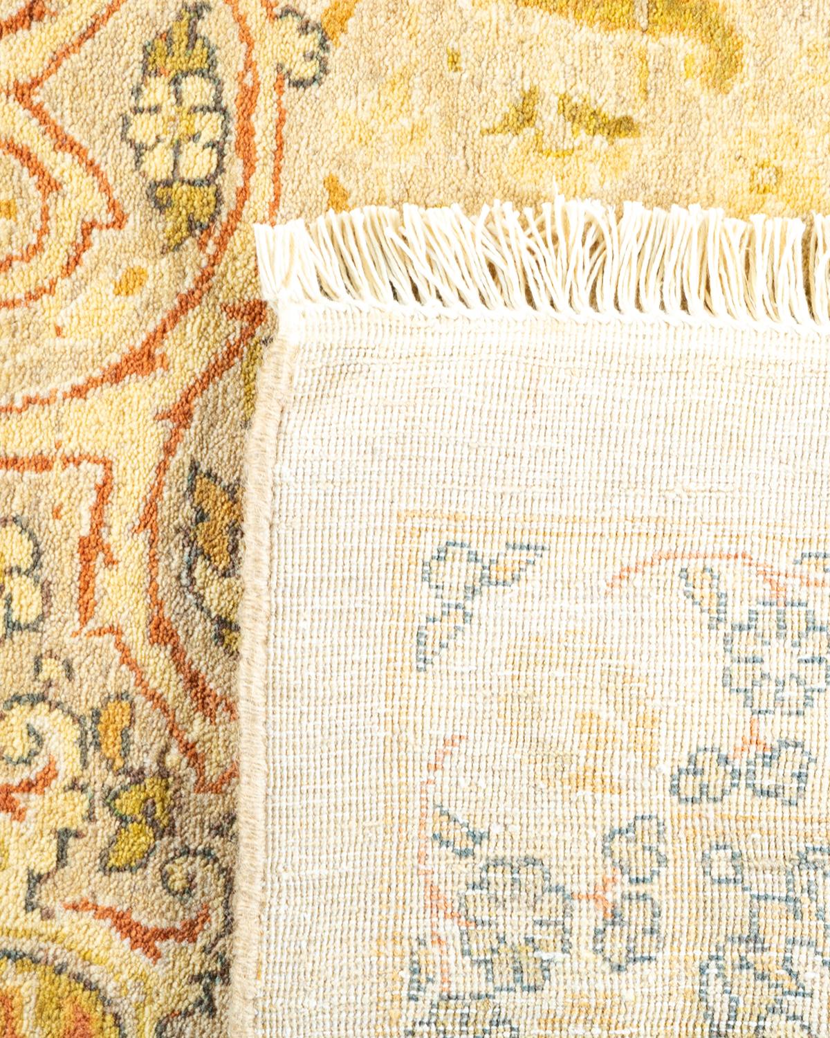 Noué à la main Tapis traditionnel ivoire Mogul unique en son genre fabriqué à la main en vente