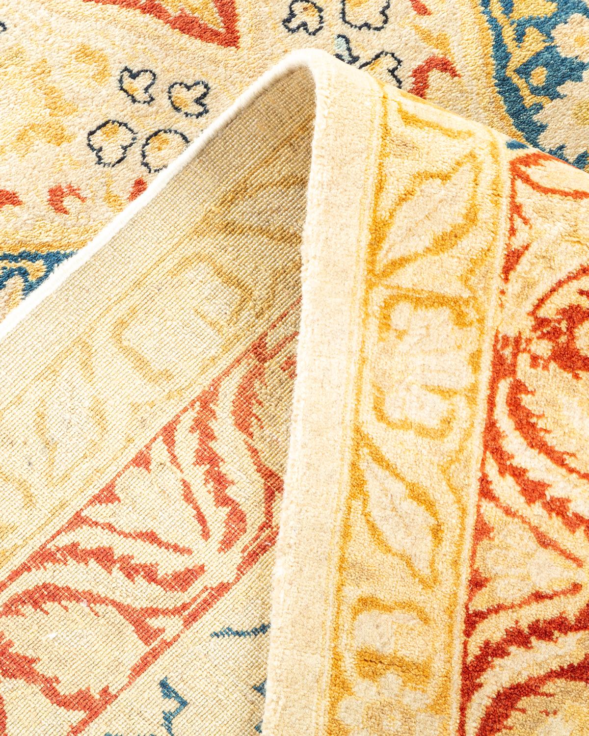 Einzigartiger handgefertigter traditioneller elfenbeinfarbener Mogul-Teppich (Pakistanisch) im Angebot