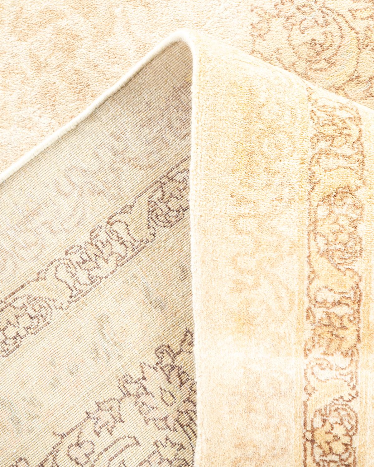 Pakistanais Tapis traditionnel ivoire Mogul unique en son genre fabriqué à la main en vente