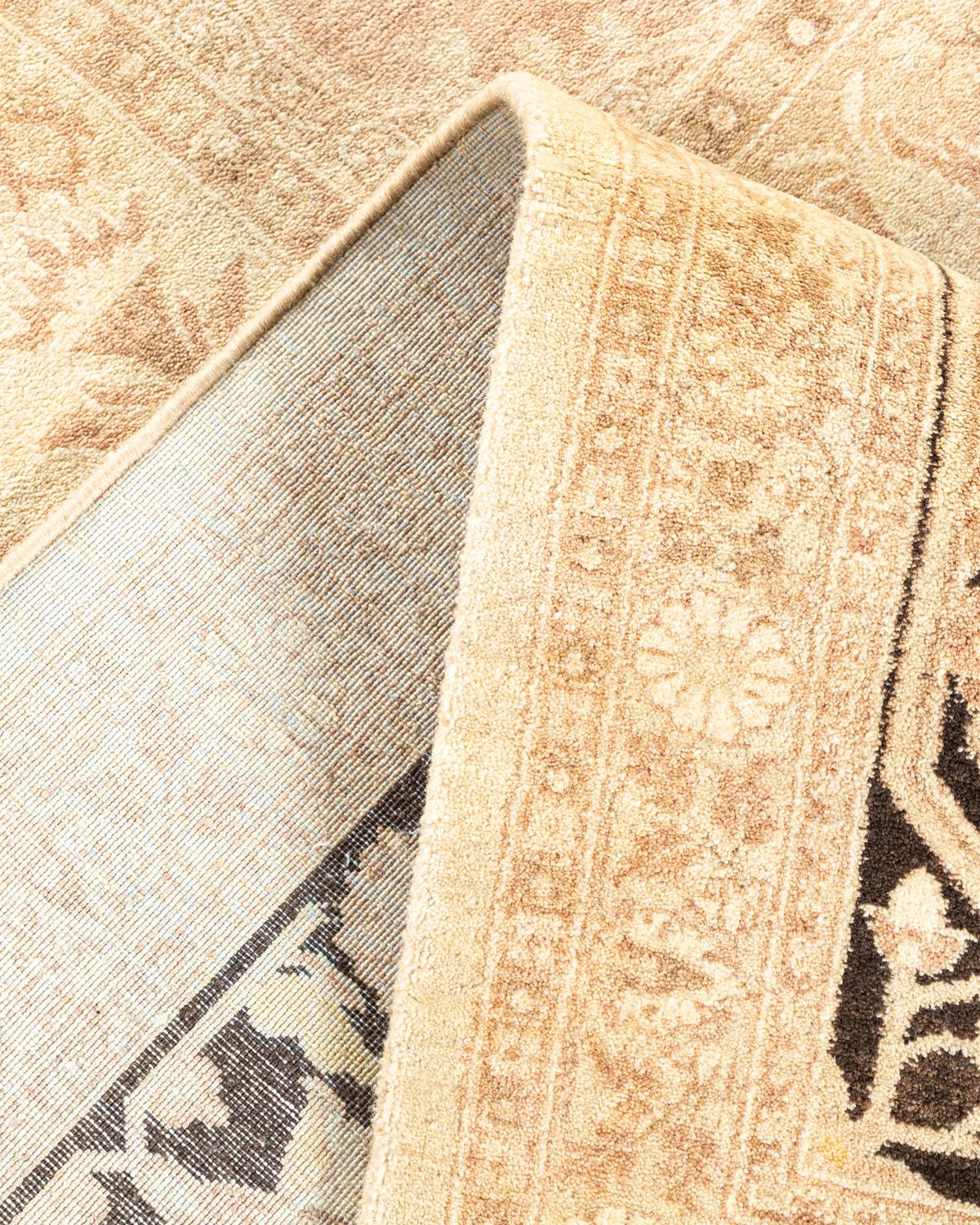 Pakistanais Tapis traditionnel ivoire Mogul unique en son genre fabriqué à la main en vente