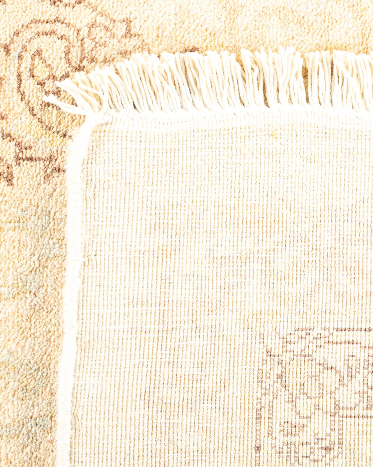 Noué à la main Tapis traditionnel ivoire Mogul unique en son genre fabriqué à la main en vente