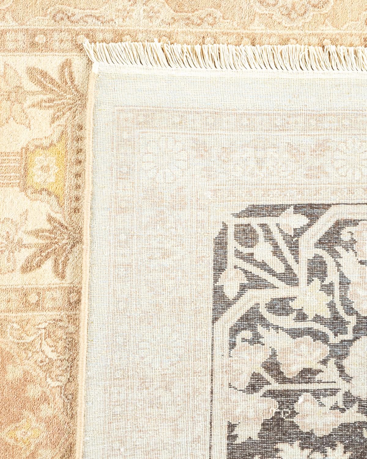 Noué à la main Tapis traditionnel ivoire Mogul unique en son genre fabriqué à la main en vente