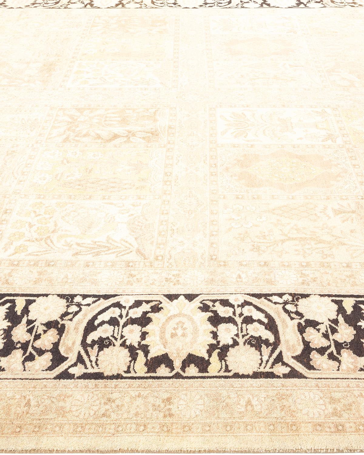 Tapis traditionnel ivoire Mogul unique en son genre fabriqué à la main Neuf - En vente à Norwalk, CT