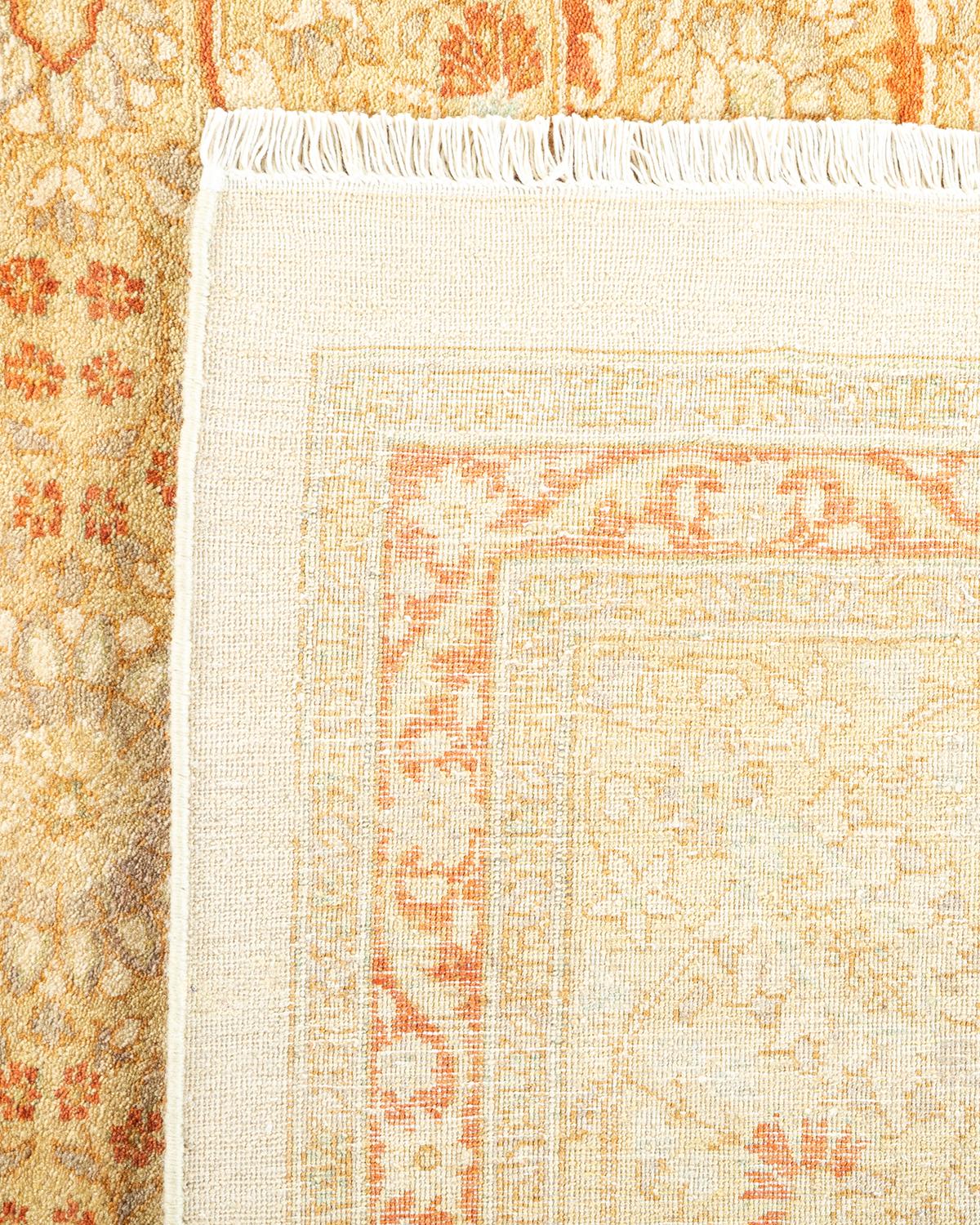 Noué à la main Tapis traditionnel ivoire Mogul unique en son genre fabriqué à la main en vente