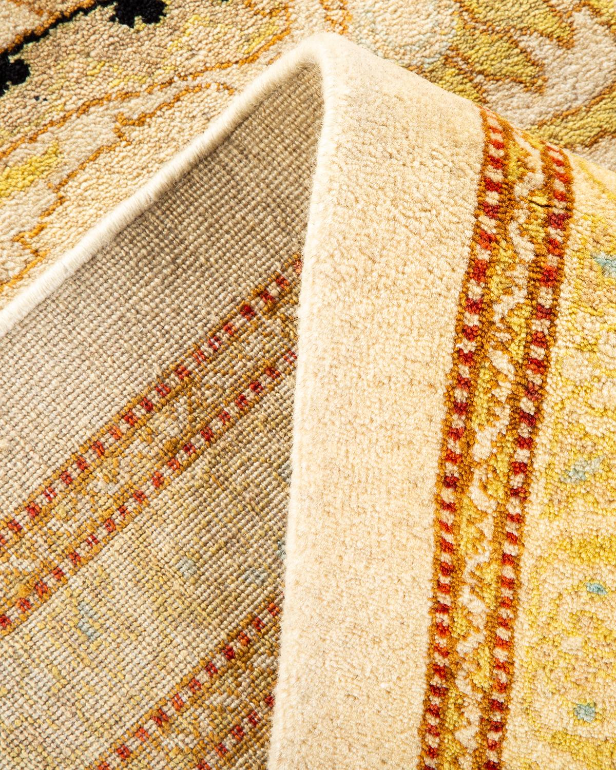 Einzigartiger handgefertigter traditioneller elfenbeinfarbener Mogul-Teppich (Handgeknüpft) im Angebot