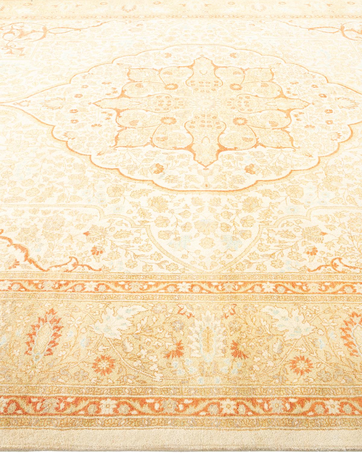 Tapis traditionnel ivoire Mogul unique en son genre fabriqué à la main Neuf - En vente à Norwalk, CT