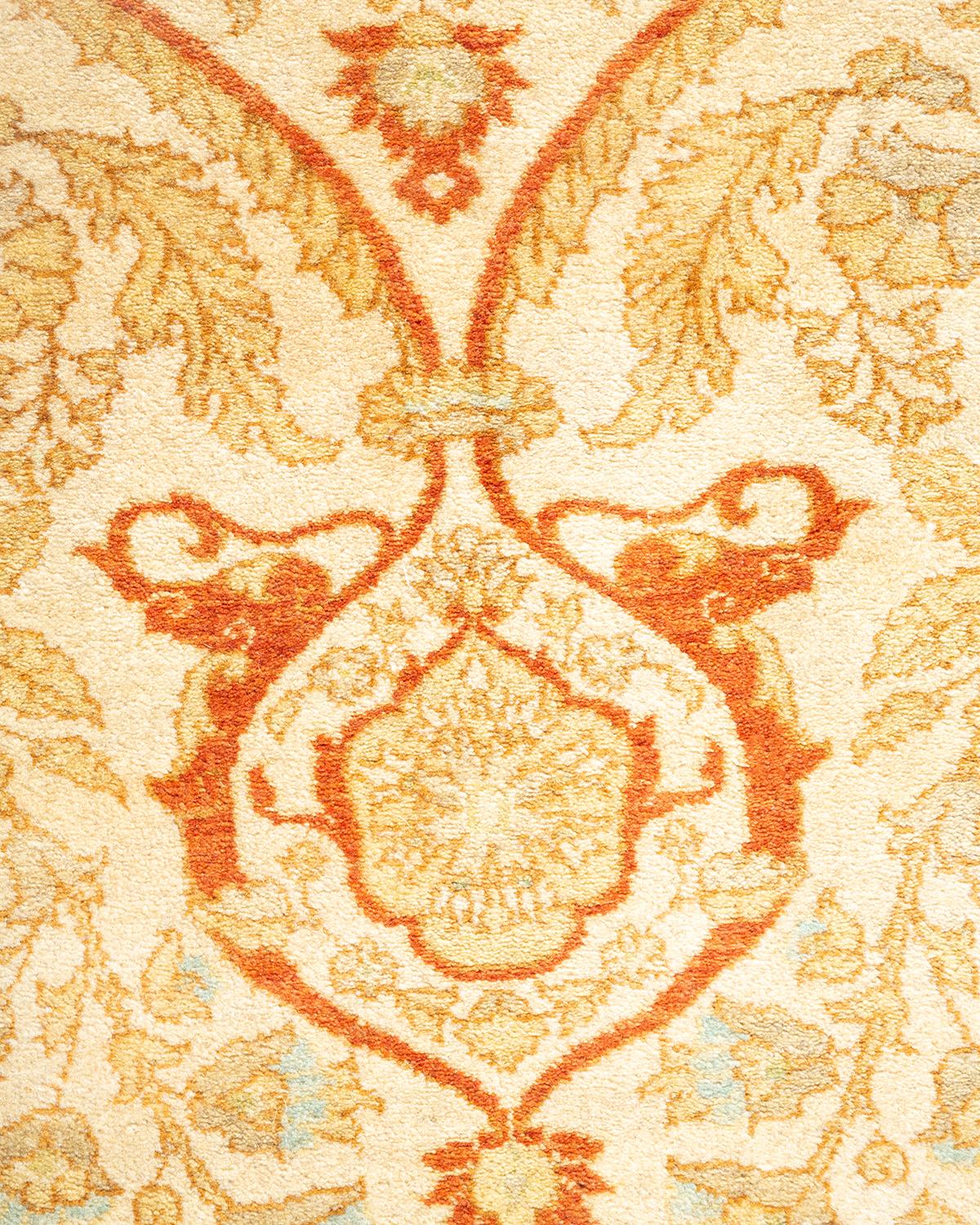 XXIe siècle et contemporain Tapis traditionnel ivoire Mogul unique en son genre fabriqué à la main en vente