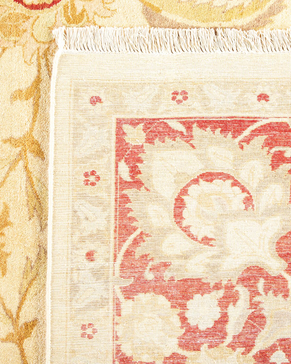 Noué à la main Tapis traditionnel Mogul ivoire unique en son genre fabriqué à la main en vente