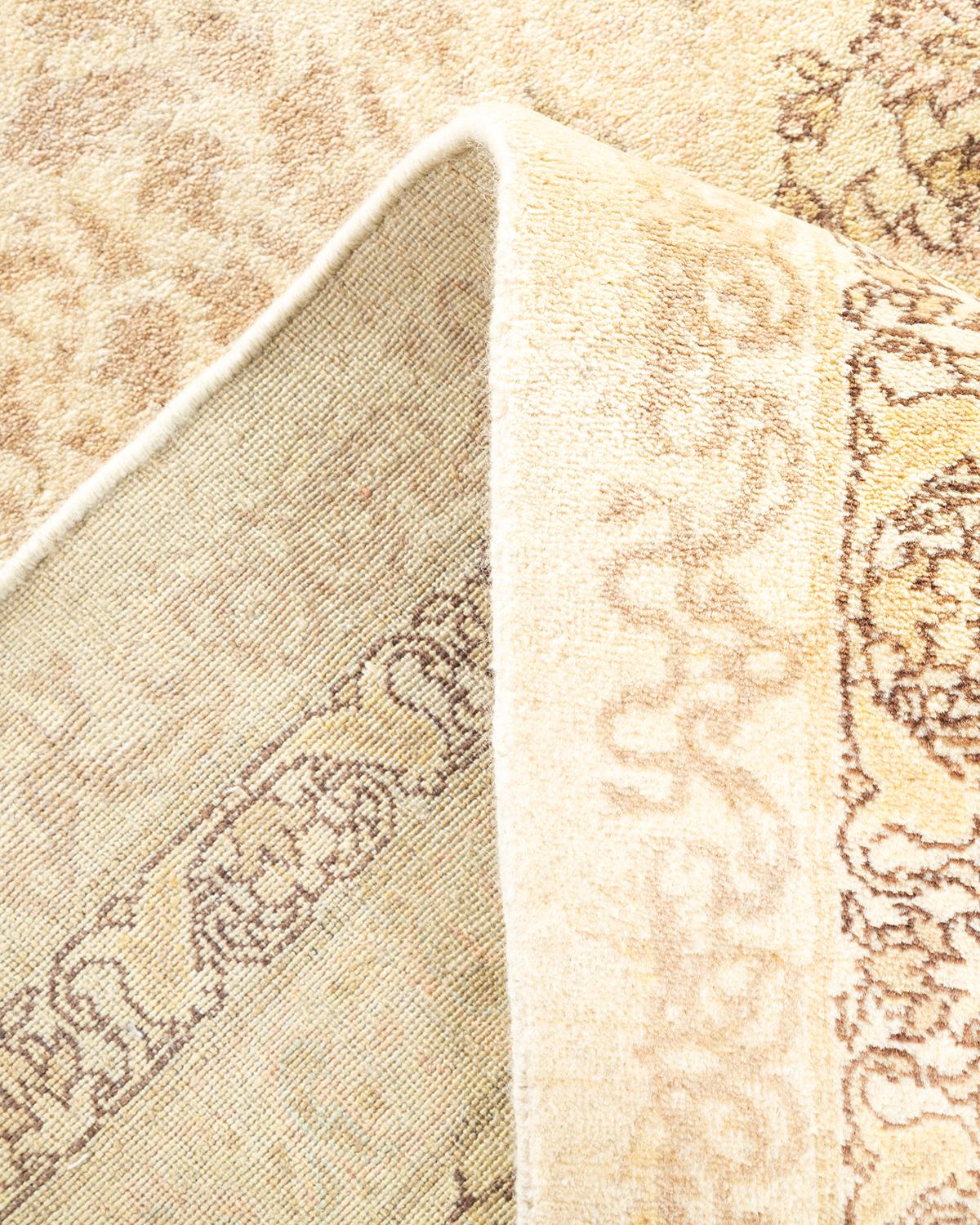 Noué à la main Tapis traditionnel Mogul ivoire unique en son genre fabriqué à la main en vente