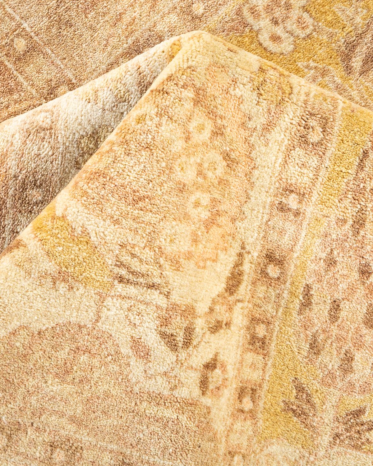 Pakistanais Tapis traditionnel ivoire Mogul unique en son genre fabriqué à la main en vente