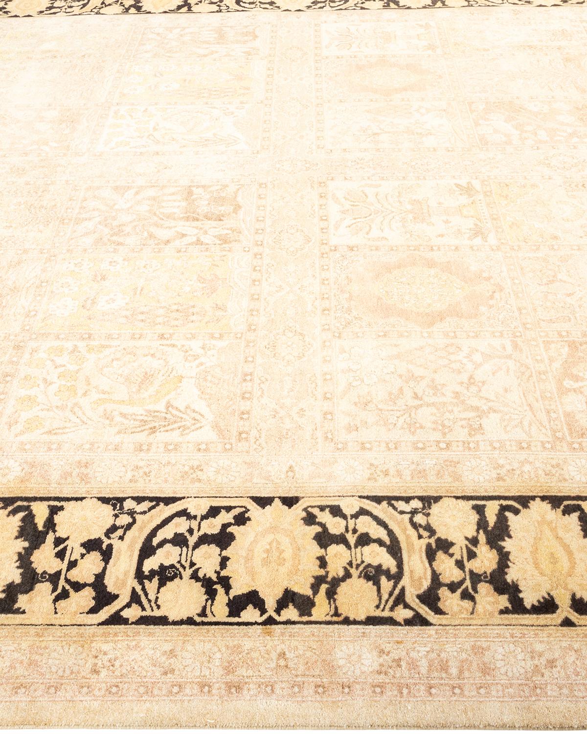 XXIe siècle et contemporain Tapis traditionnel ivoire Mogul unique en son genre fabriqué à la main en vente