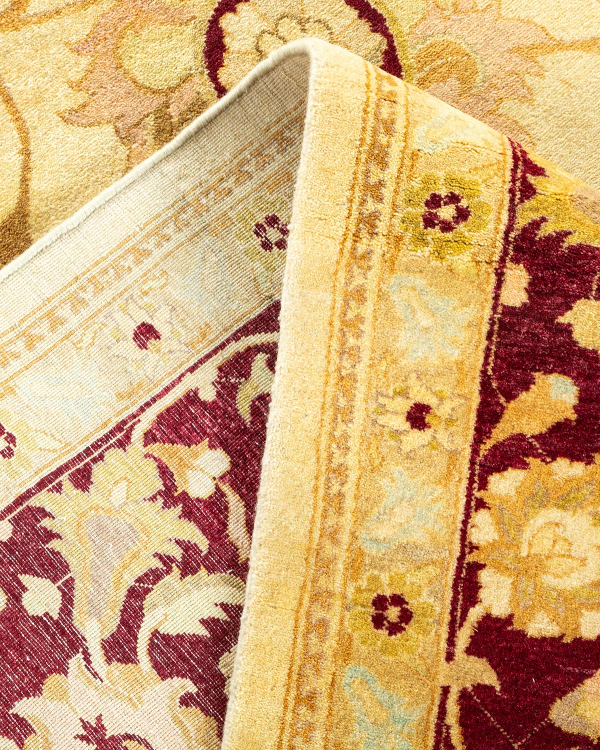 Pakistanais Tapis traditionnel ivoire Mogul unique en son genre fabriqué à la main en vente