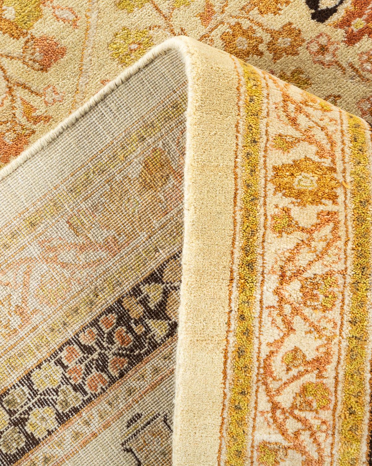 Pakistano Tappeto tradizionale Mogul Ivory, unico nel suo genere, realizzato a mano in vendita
