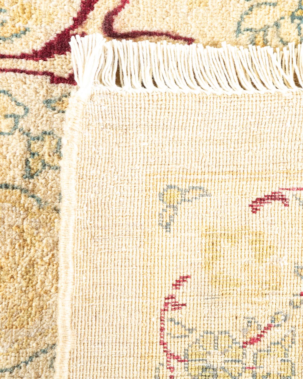 Einzigartiger handgefertigter traditioneller elfenbeinfarbener Mogul-Teppich (Handgeknüpft) im Angebot