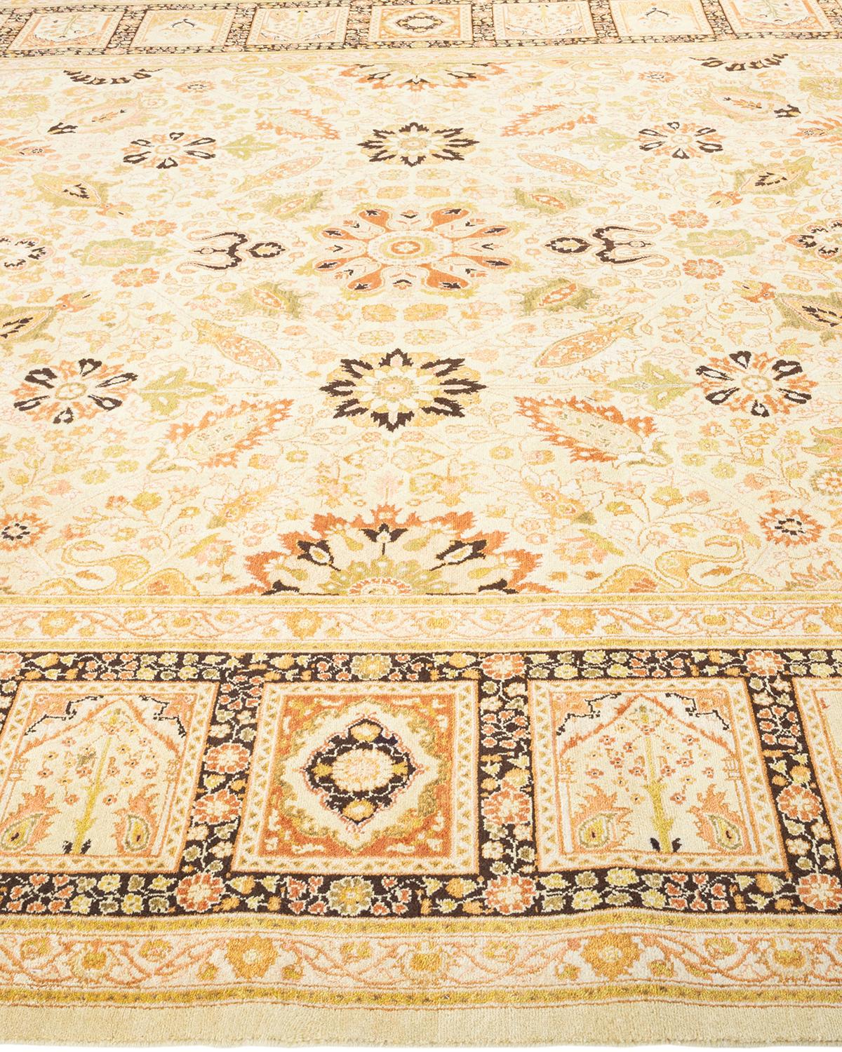 Tappeto tradizionale Mogul Ivory, unico nel suo genere, realizzato a mano In condizioni Nuovo in vendita a Norwalk, CT