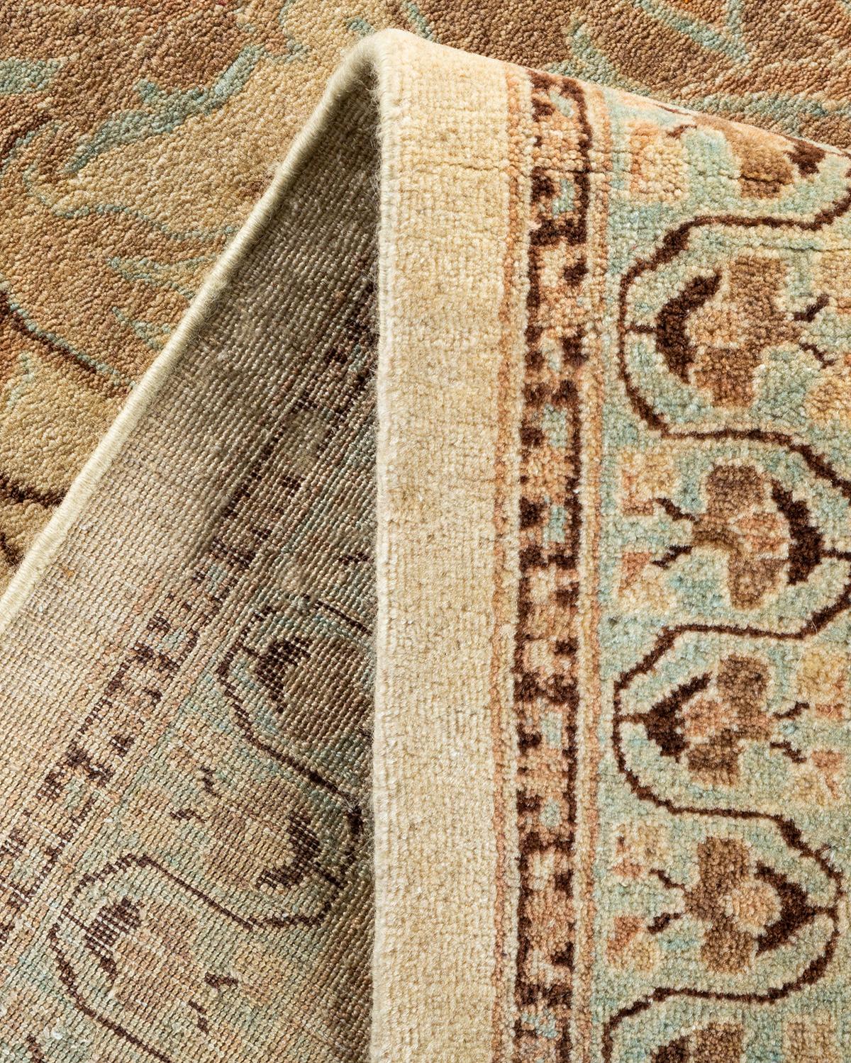 Pakistanais Tapis traditionnel ivoire Mogul unique en son genre fabriqué à la main en vente