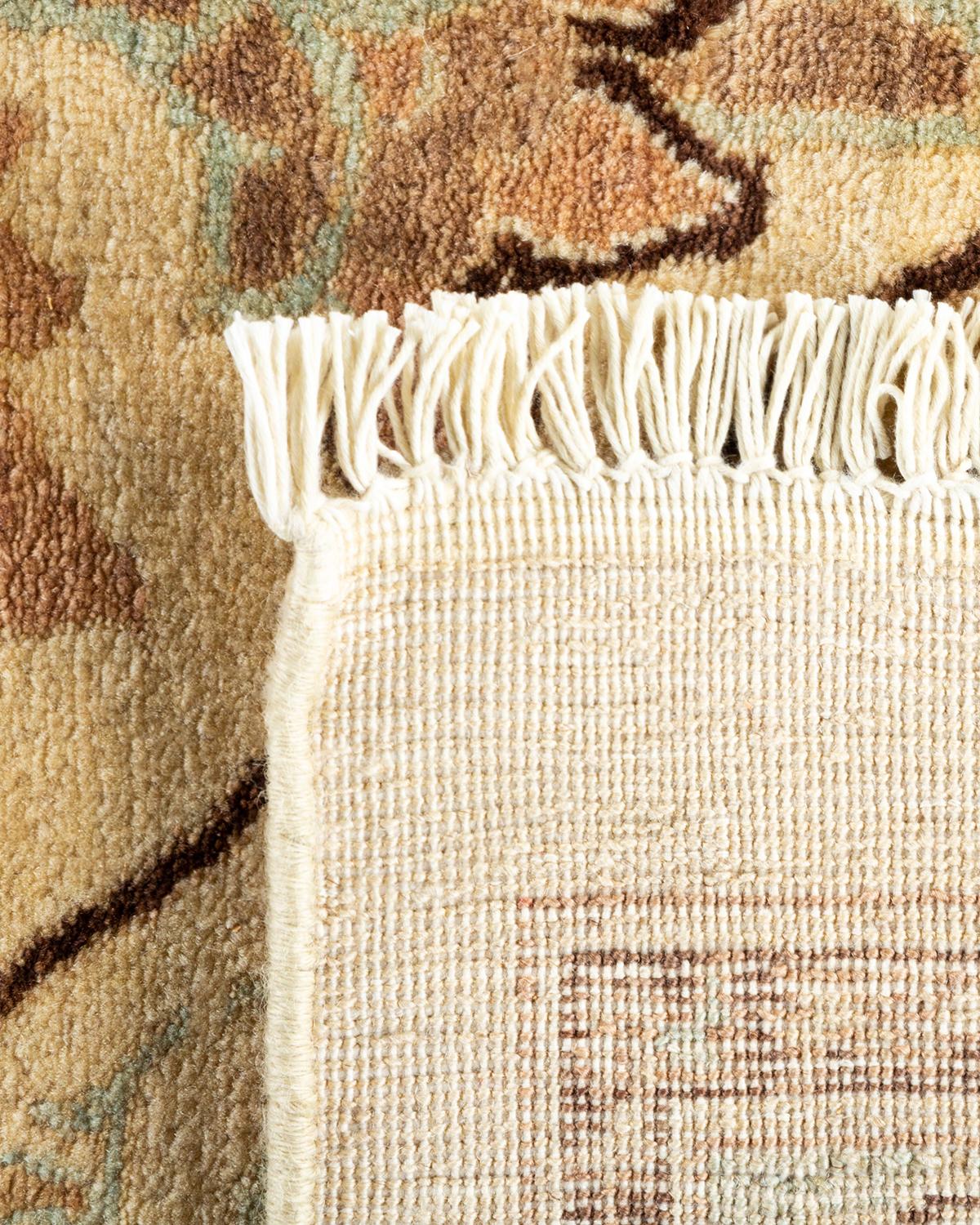 Noué à la main Tapis traditionnel ivoire Mogul unique en son genre fabriqué à la main en vente