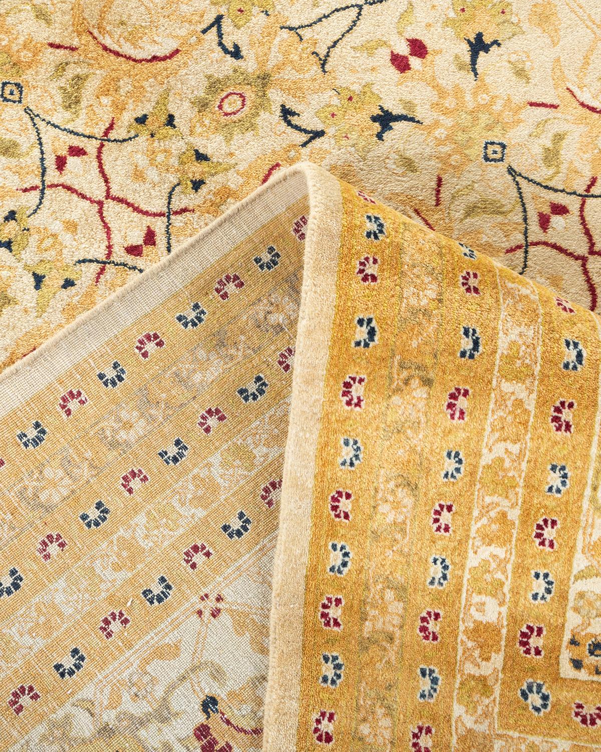 Traditioneller handgefertigter elfenbeinfarbener Mogul-Teppich, Unikat (Pakistanisch) im Angebot