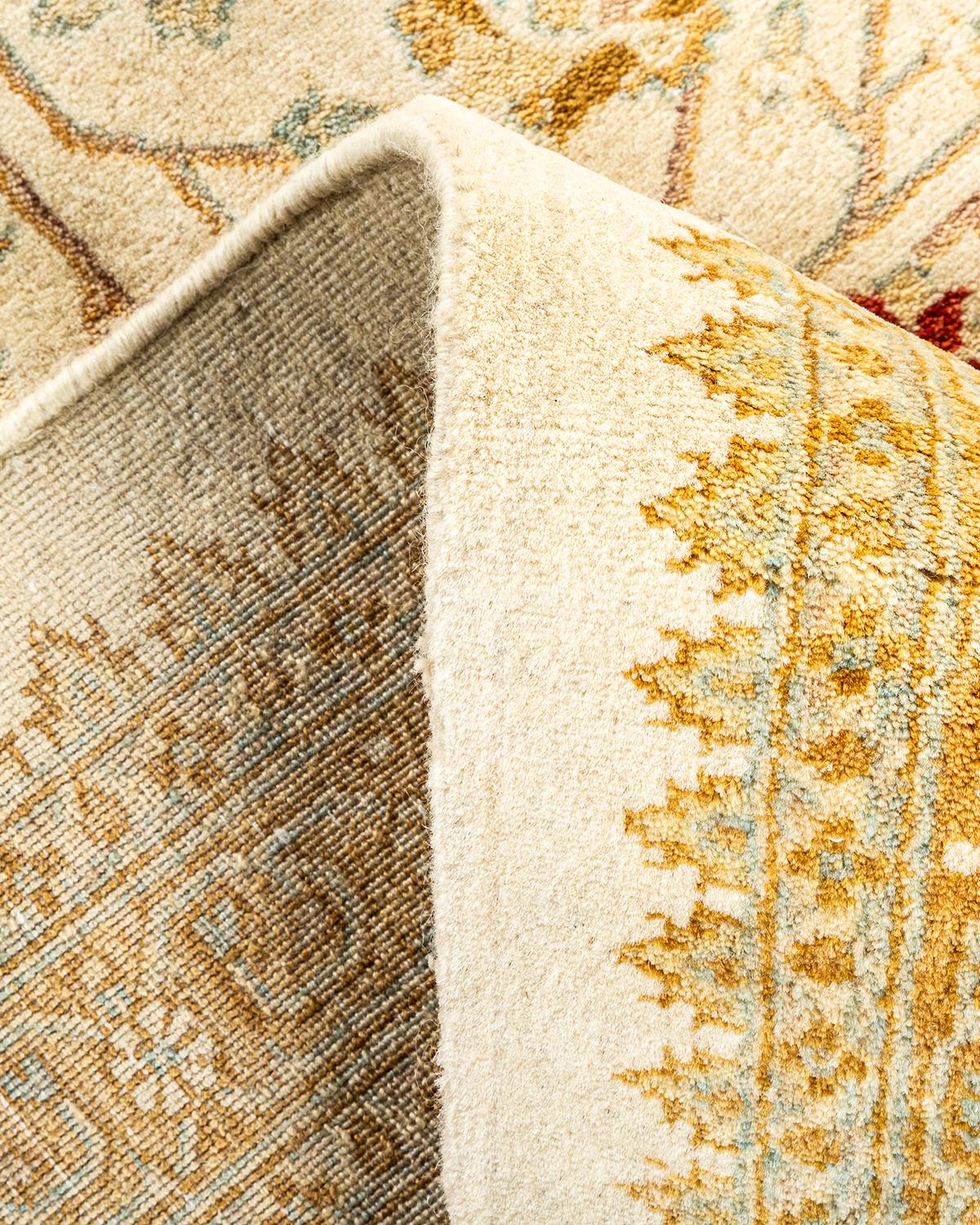 Pakistano Tappeto tradizionale Mogul Ivory, unico nel suo genere, realizzato a mano in vendita