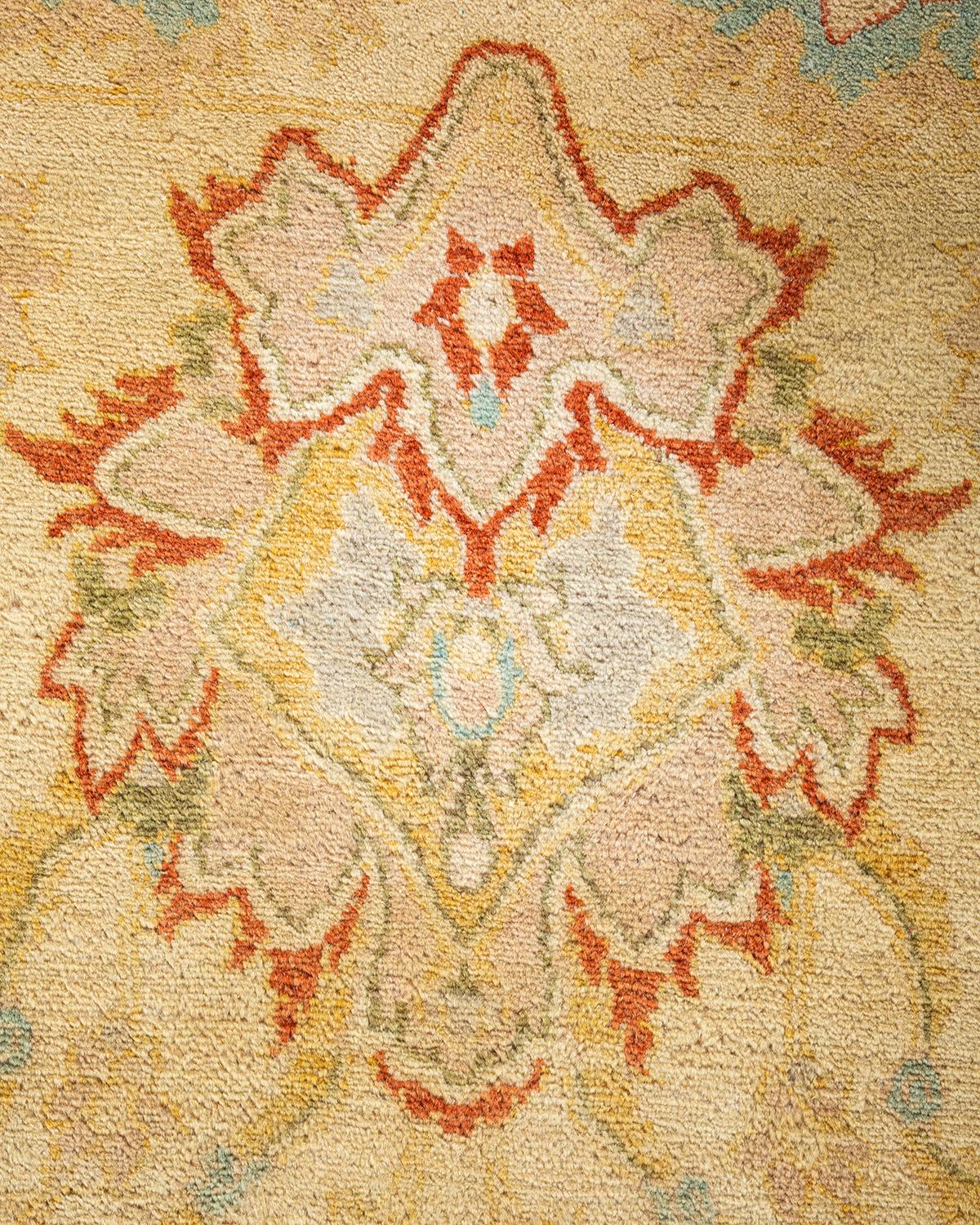 XXI secolo e contemporaneo Tappeto tradizionale Mogul Ivory, unico nel suo genere, realizzato a mano in vendita