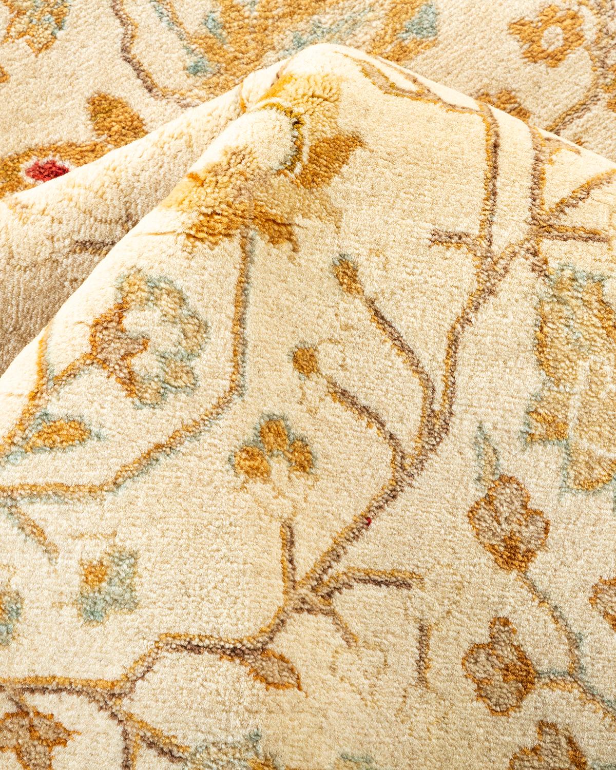 Altro Tappeto tradizionale Mogul Ivory, unico nel suo genere, realizzato a mano in vendita