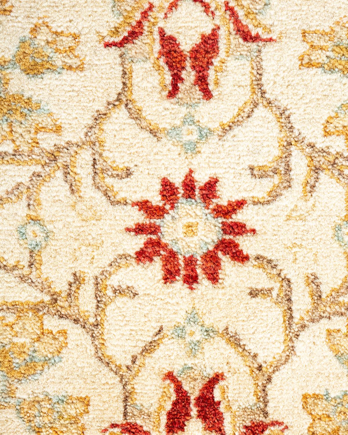 XXI secolo e contemporaneo Tappeto tradizionale Mogul Ivory, unico nel suo genere, realizzato a mano in vendita