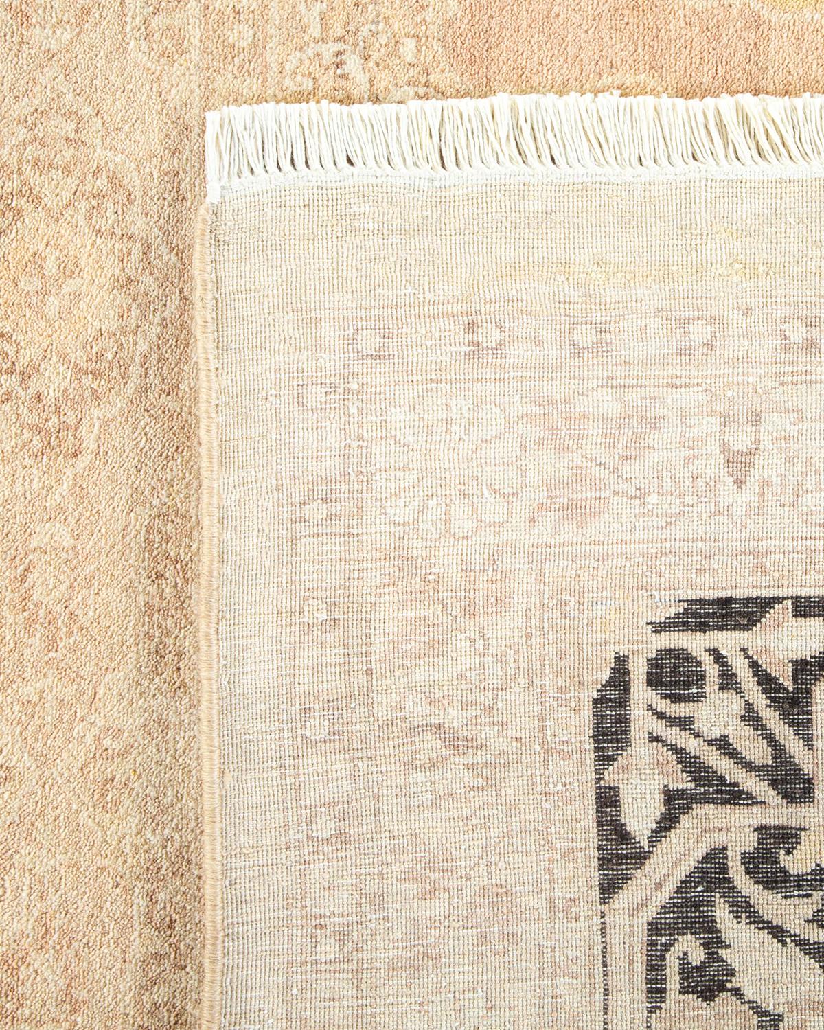 Tapis traditionnel ivoire Mogul unique en son genre fabriqué à la main Neuf - En vente à Norwalk, CT