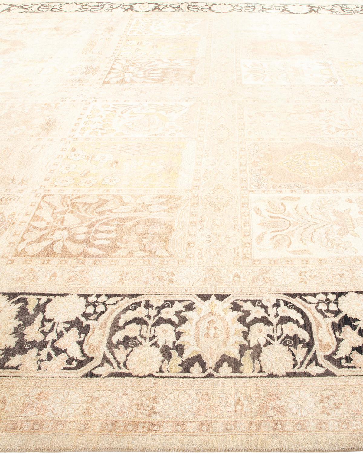 XXIe siècle et contemporain Tapis traditionnel ivoire Mogul unique en son genre fabriqué à la main en vente