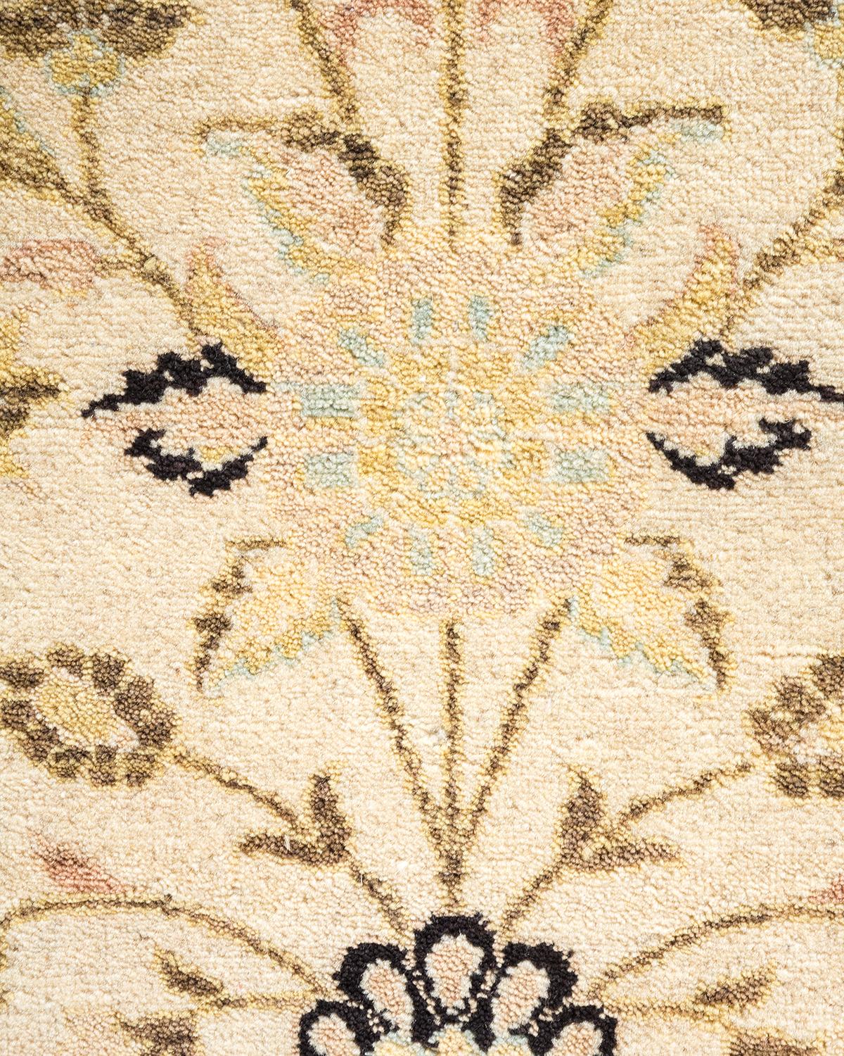 Pakistano Tappeto tradizionale Mogul Ivory, unico nel suo genere, realizzato a mano in vendita
