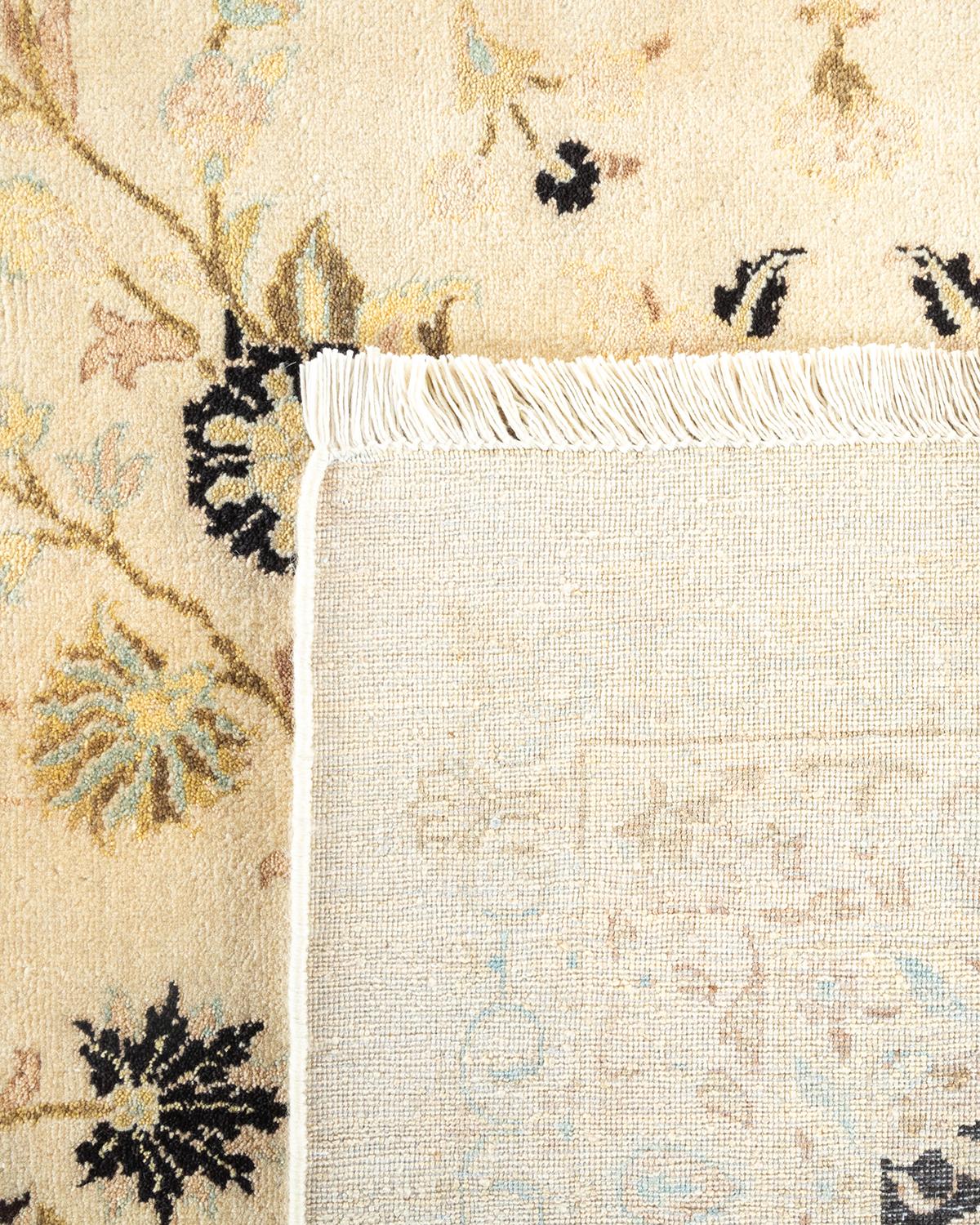 XXI secolo e contemporaneo Tappeto tradizionale Mogul Ivory, unico nel suo genere, realizzato a mano in vendita