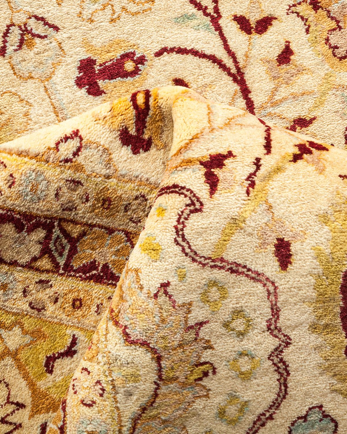 Autre Tapis traditionnel Mogul ivoire, unique en son genre, fait à la main en vente