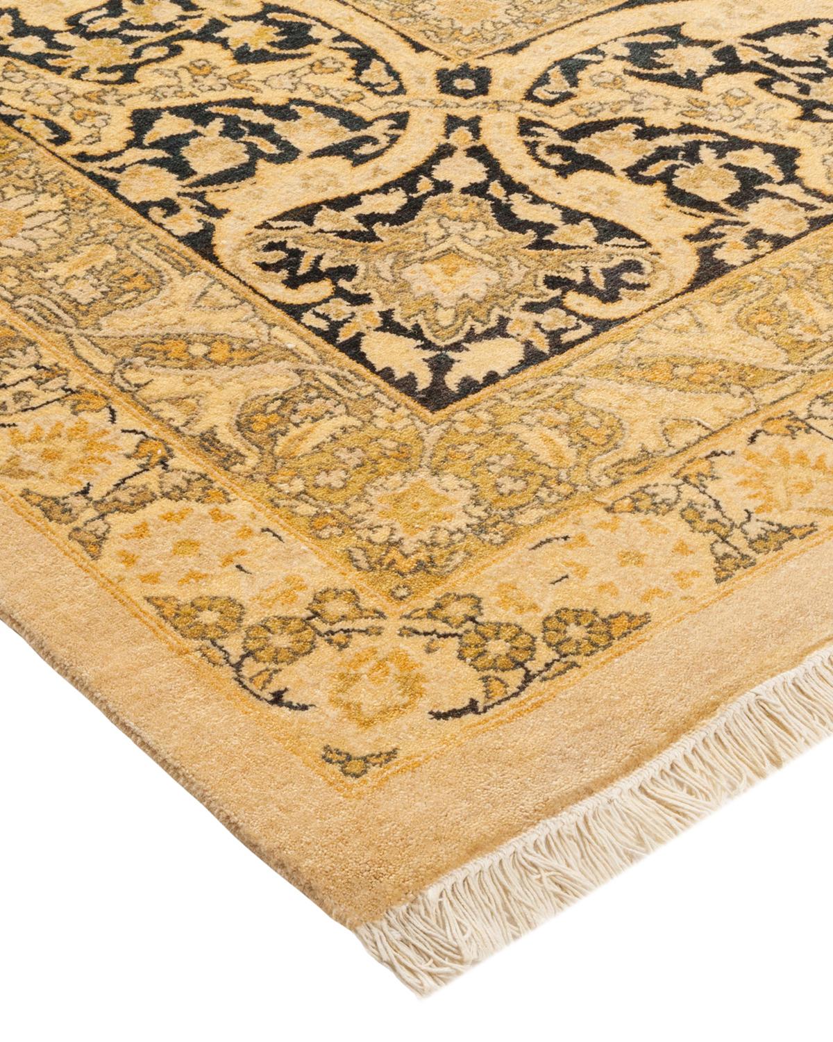 Traditioneller handgefertigter elfenbeinfarbener Mogul-Teppich, Unikat (Wolle) im Angebot