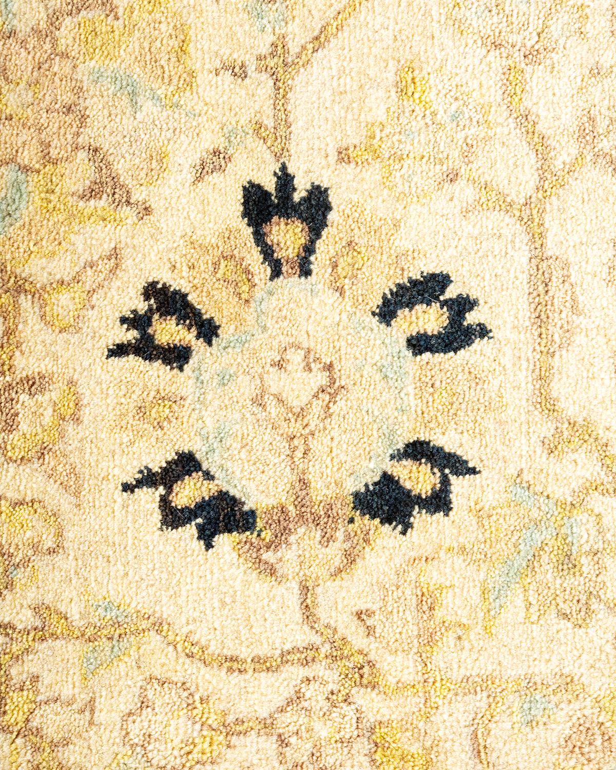XXIe siècle et contemporain Tapis traditionnel Mogul ivoire unique en son genre fabriqué à la main en vente