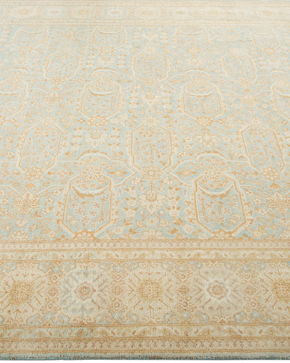 Tapis traditionnel Mogul bleu clair unique en son genre, fabriqué à la main Neuf - En vente à Norwalk, CT