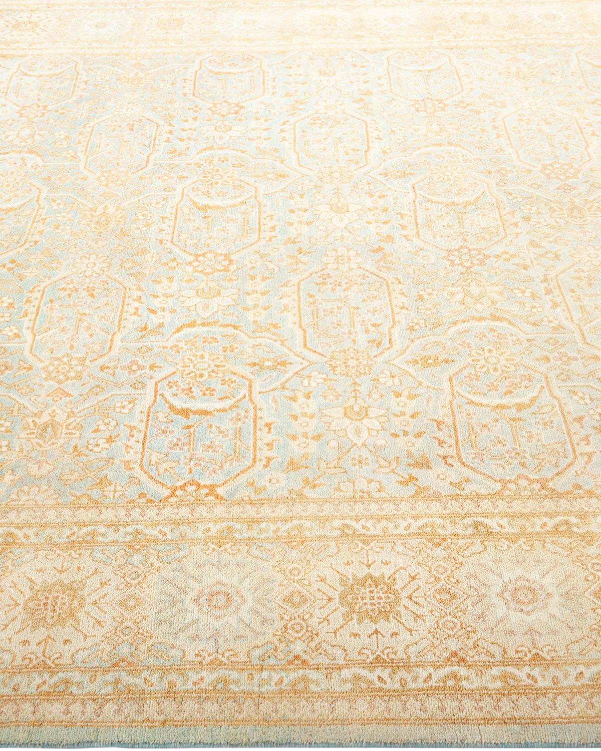 Tapis traditionnel Mogul bleu clair unique en son genre, fabriqué à la main Neuf - En vente à Norwalk, CT