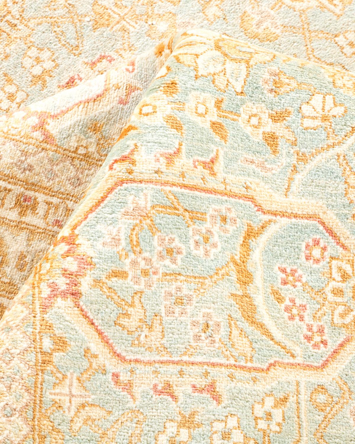 Autre Tapis de sol traditionnel Mogul bleu clair, unique en son genre, fait à la main en vente
