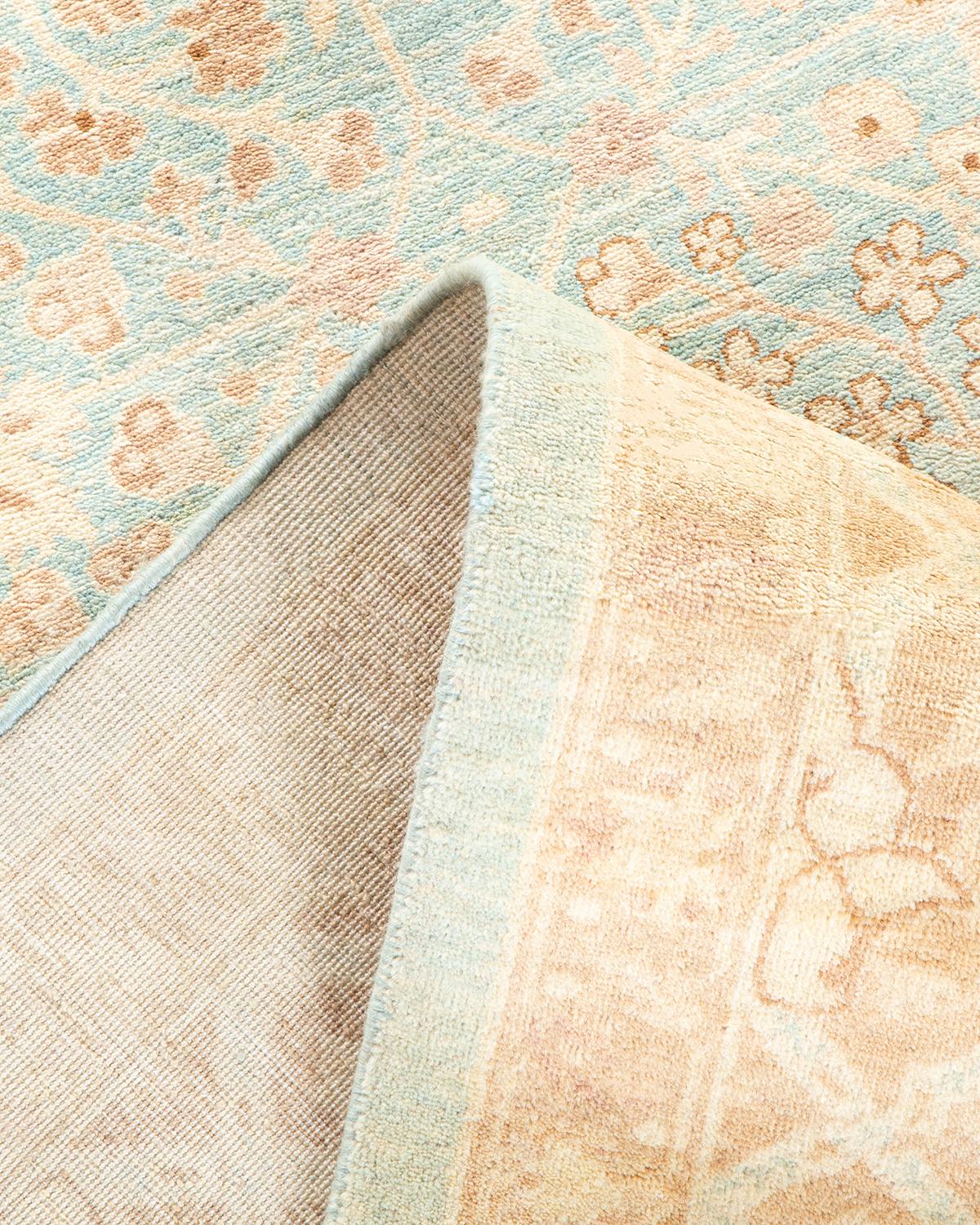 Traditioneller, handgefertigter, hellblauer Mogul-Teppich, Unikat (Pakistanisch) im Angebot